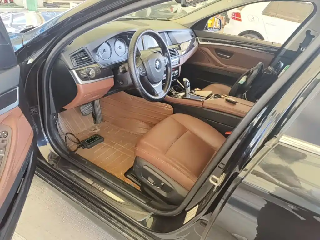 BMW 5 Series — миниатюра 15