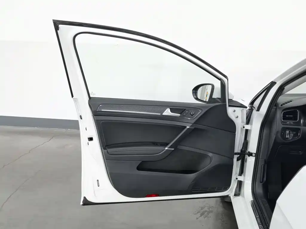 Volkswagen Golf — миниатюра 8
