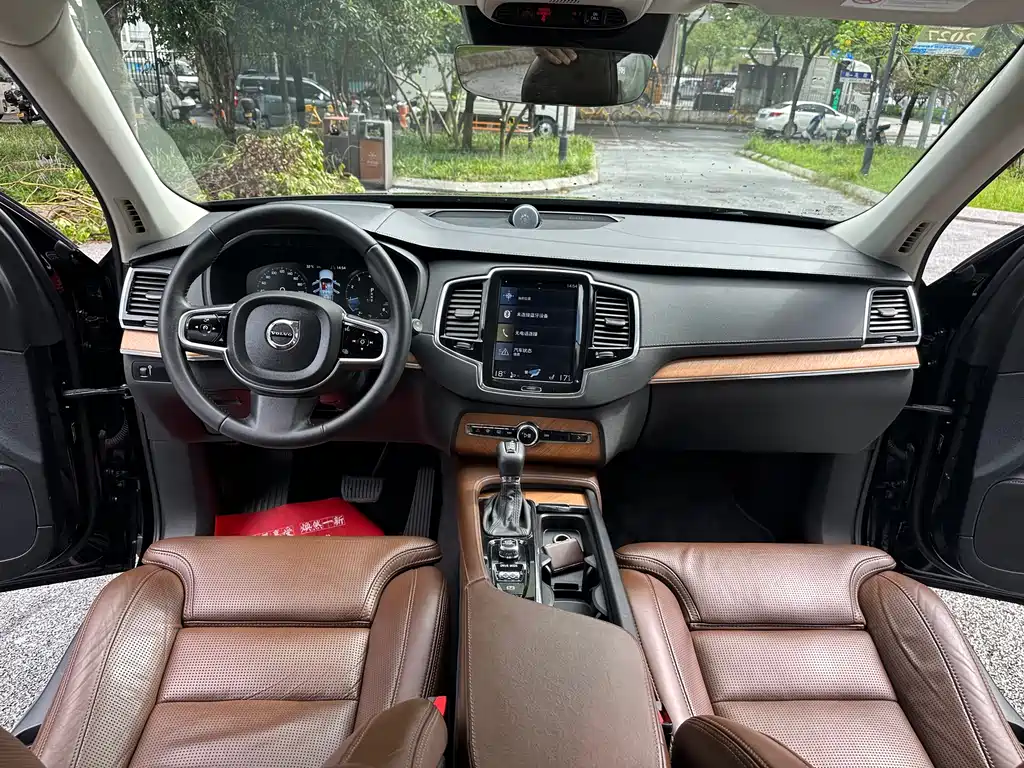 Volvo XC90 — миниатюра 15