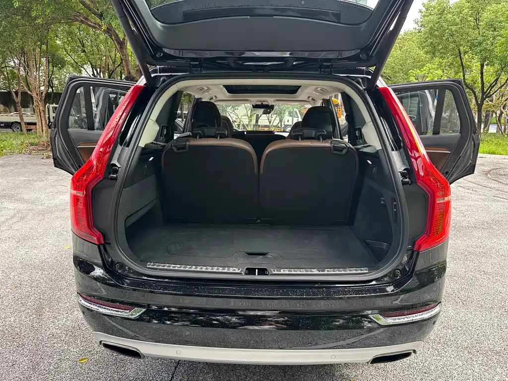 Volvo XC90 — миниатюра 20