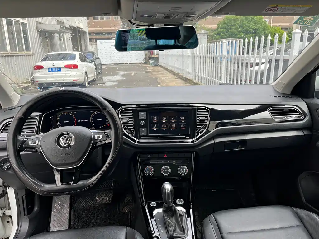Volkswagen T-Roc — миниатюра 5