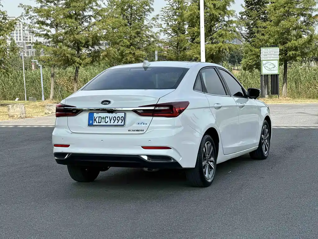 Ford Escort — миниатюра 6
