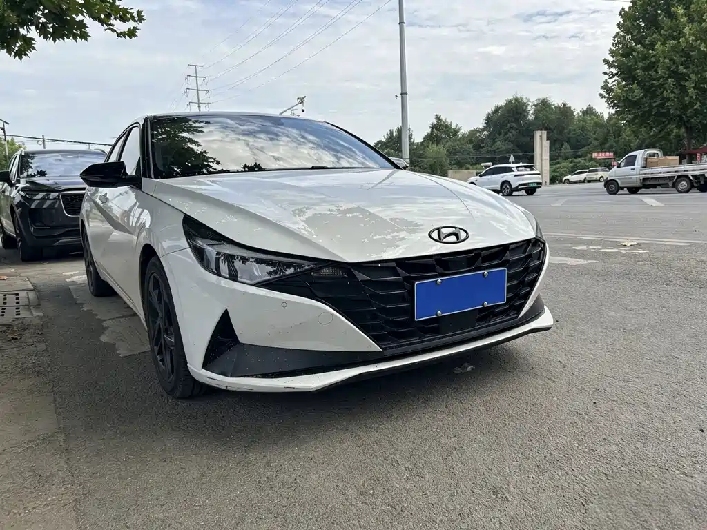 Hyundai Elantra — миниатюра 3