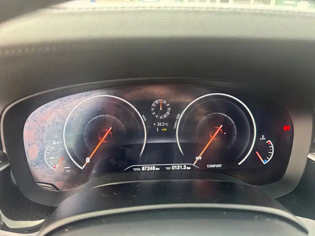 BMW 5 Series - фото 16