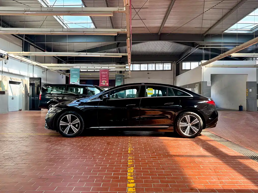 Mercedes-Benz EQE 2025 500 4MATIC