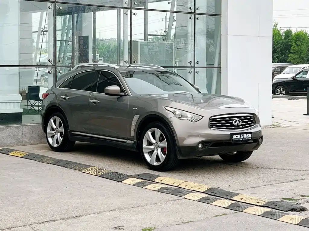 Infiniti FX — миниатюра 3