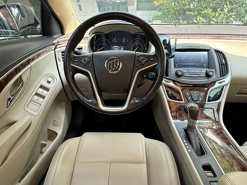 Buick LaCrosse — миниатюра 6