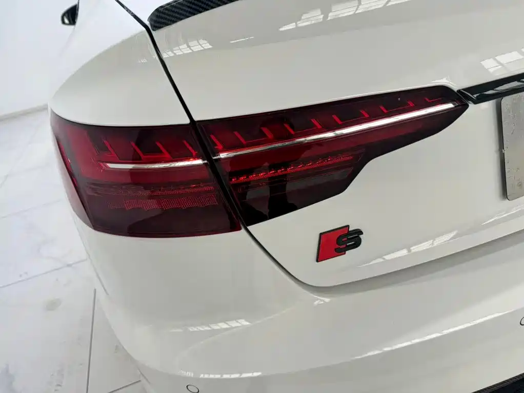 Audi A4L — миниатюра 16
