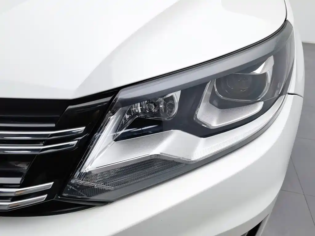 Volkswagen Tiguan — миниатюра 7
