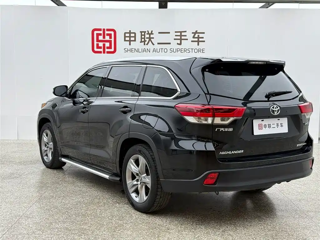 TOYOTA HIGHLANDER