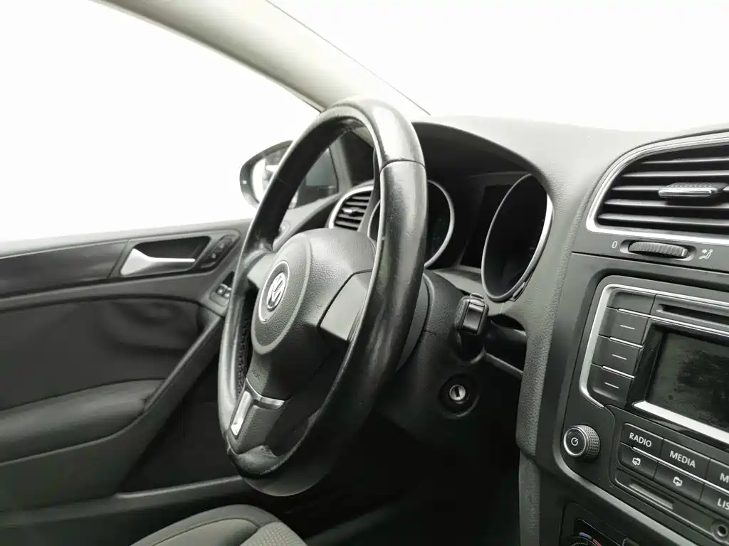 Volkswagen Golf — миниатюра 22