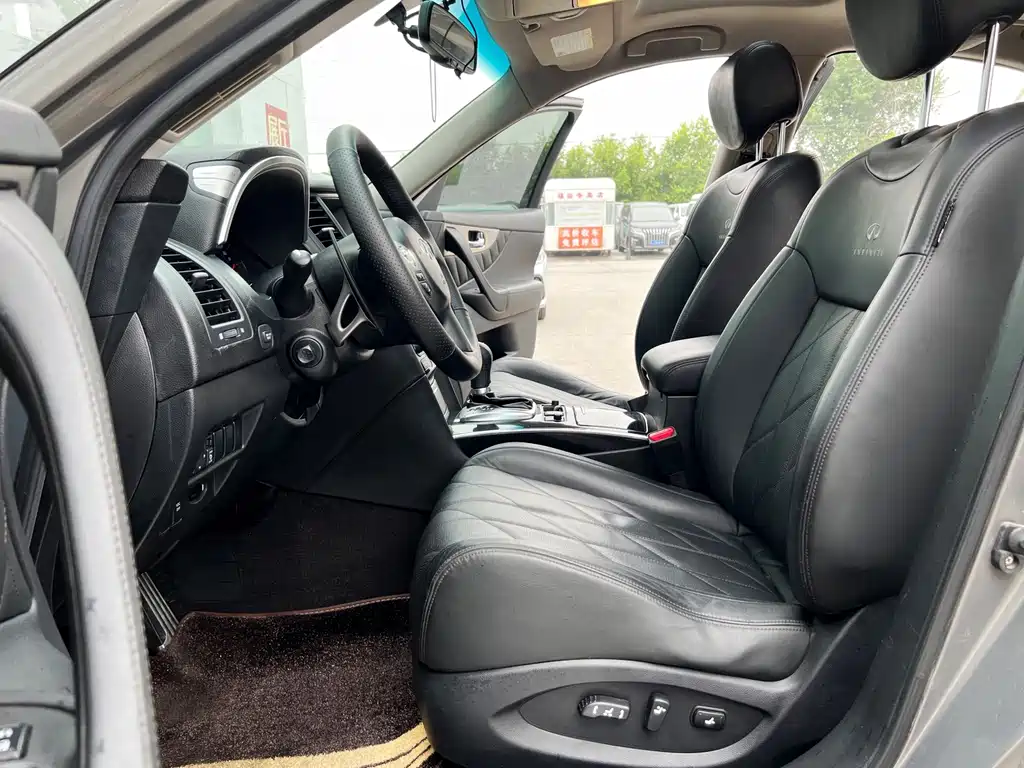 Infiniti FX — миниатюра 17
