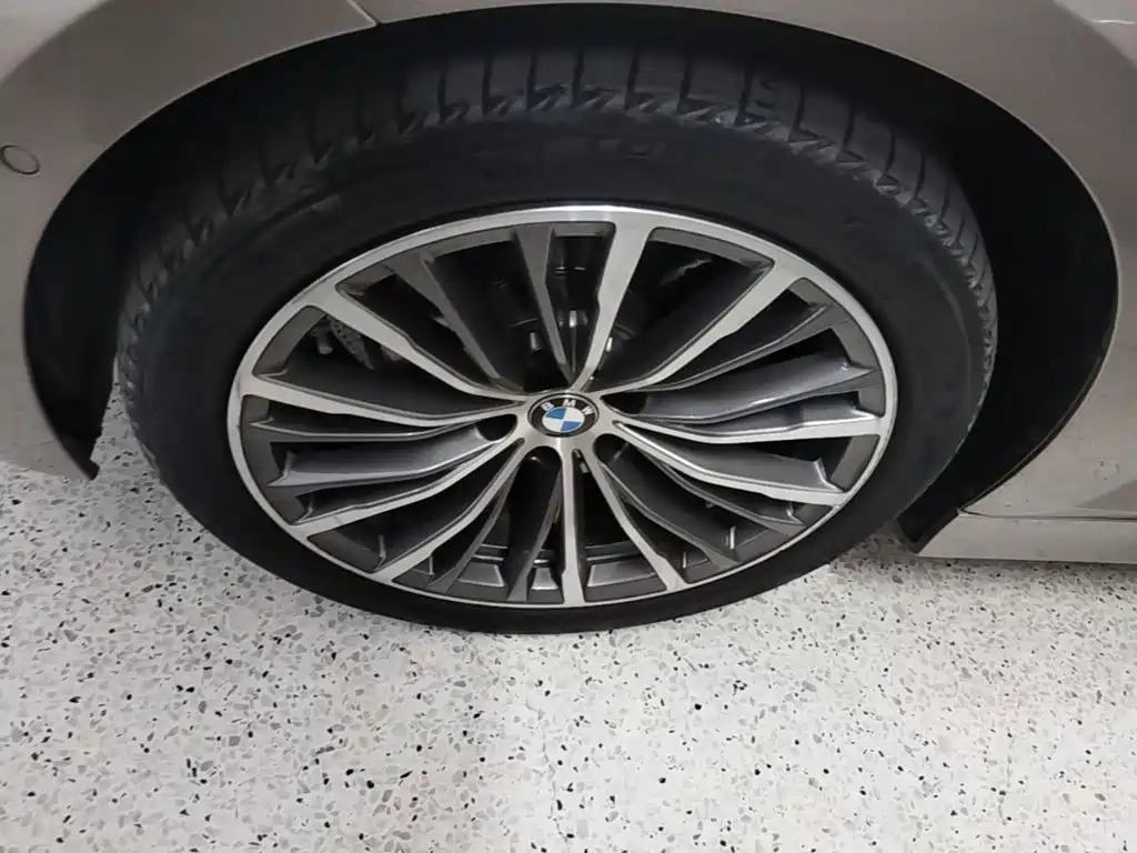 BMW 3 Series — миниатюра 23