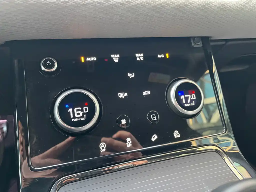 Land Rover Evoque — миниатюра 13