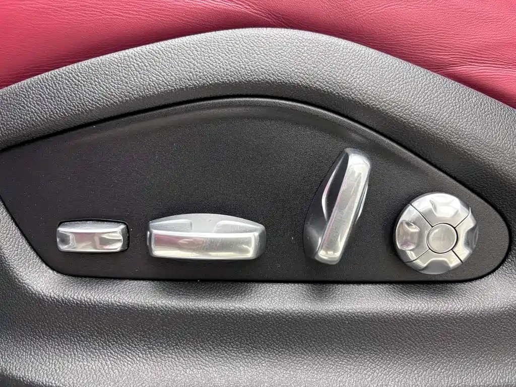 Porsche Cayenne — миниатюра 31