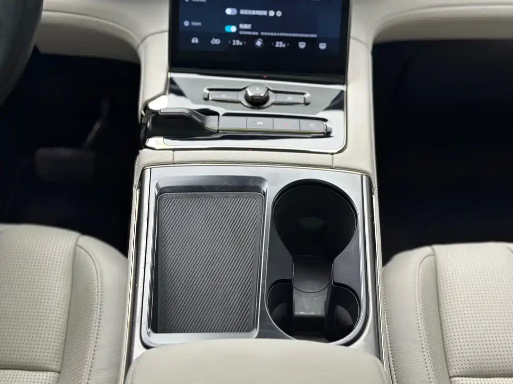 NIO ES8 — миниатюра 13