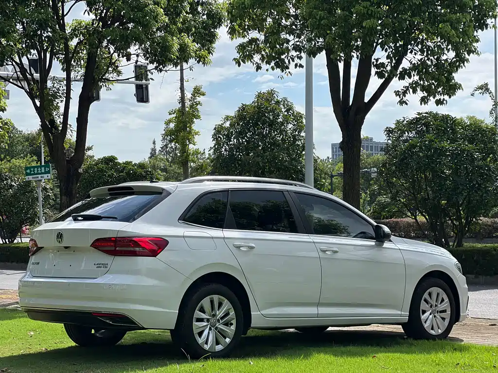 Volkswagen Lavida — миниатюра 7