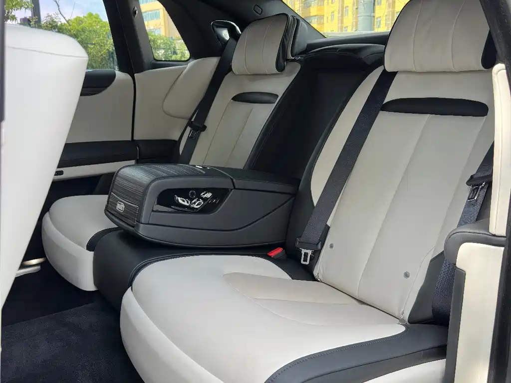 Rolls-Royce Ghost — миниатюра 18