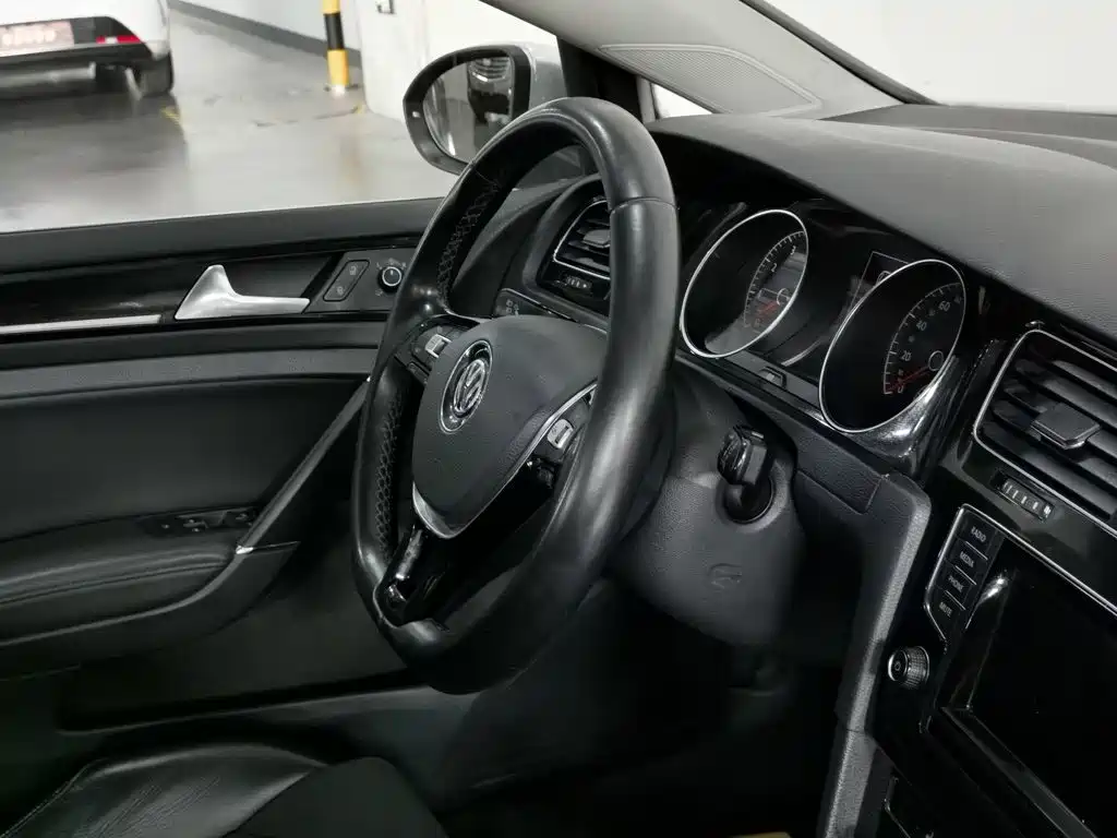 Volkswagen Golf — миниатюра 22