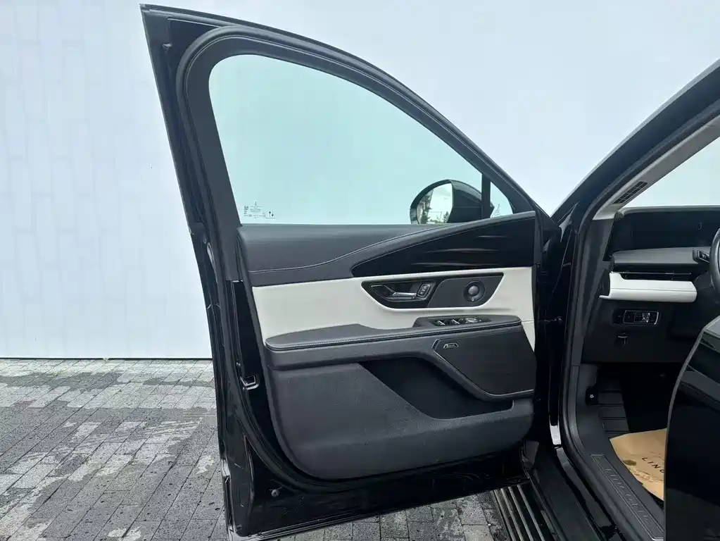 Lincoln Nautilus 2023 2.0T