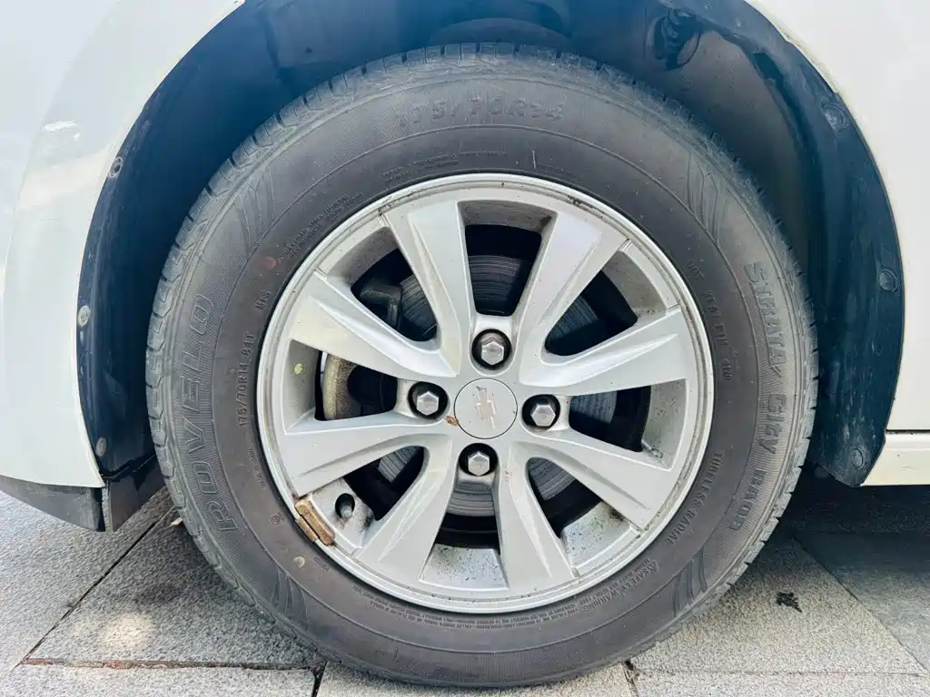 Chevrolet Sail — миниатюра 11