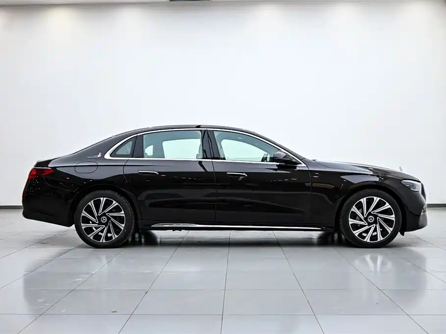 Mercedes-Benz E-Class E 2024 E 300 L Luxury
