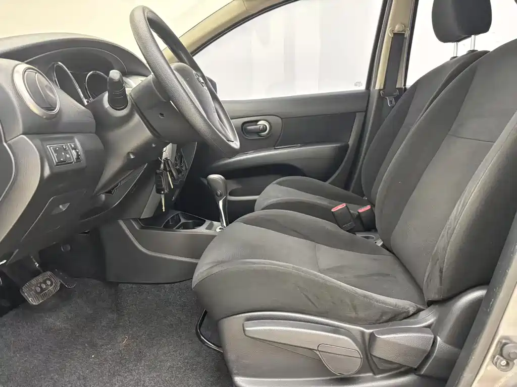 Nissan Livina 1.6XL CVT Luxury Edition, фото 10