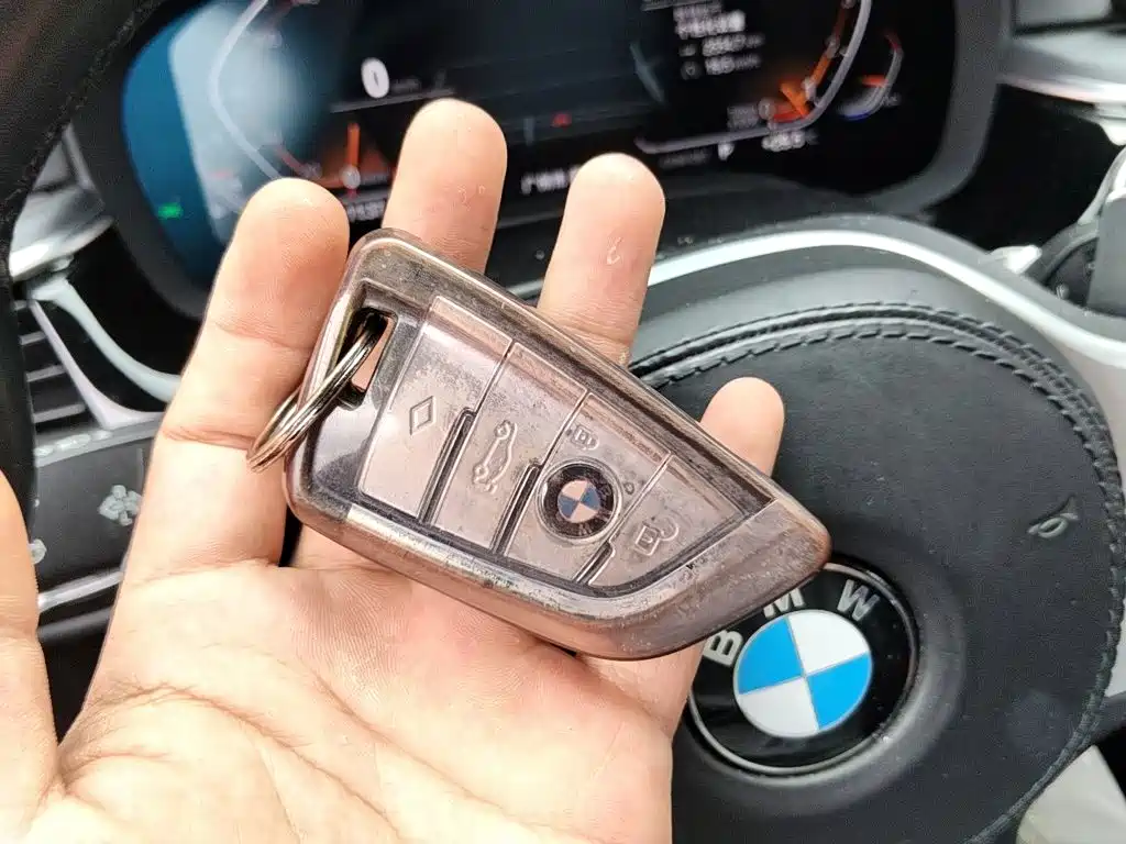 BMW 5 Series — миниатюра 12