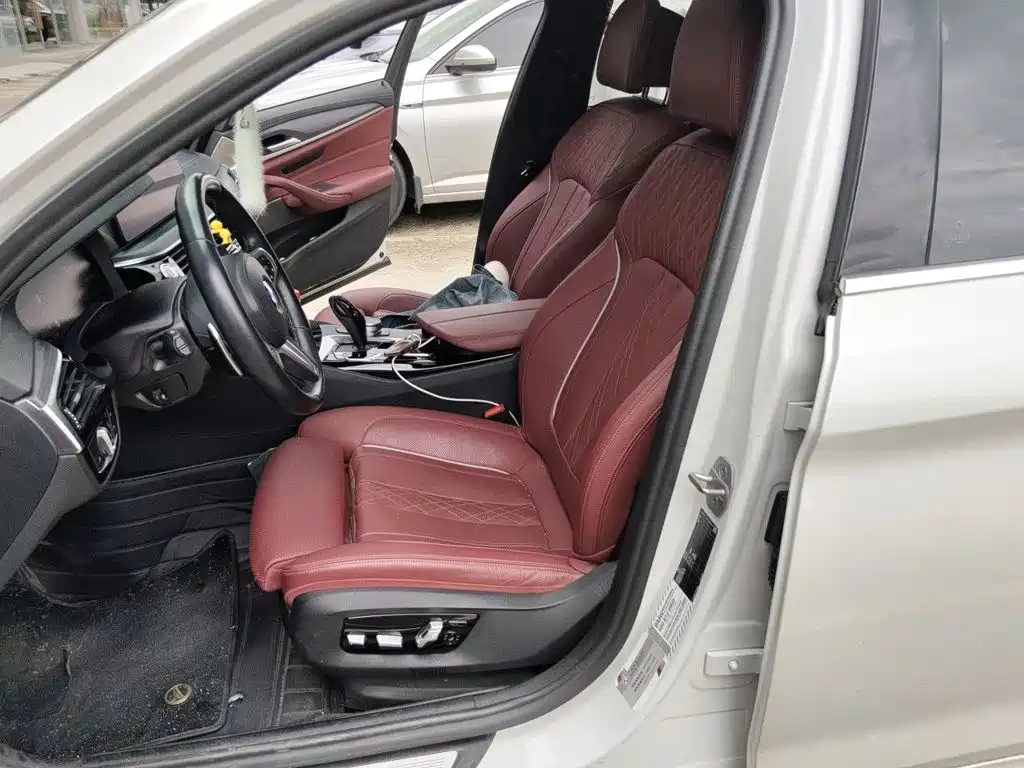BMW 5 Series — миниатюра 8