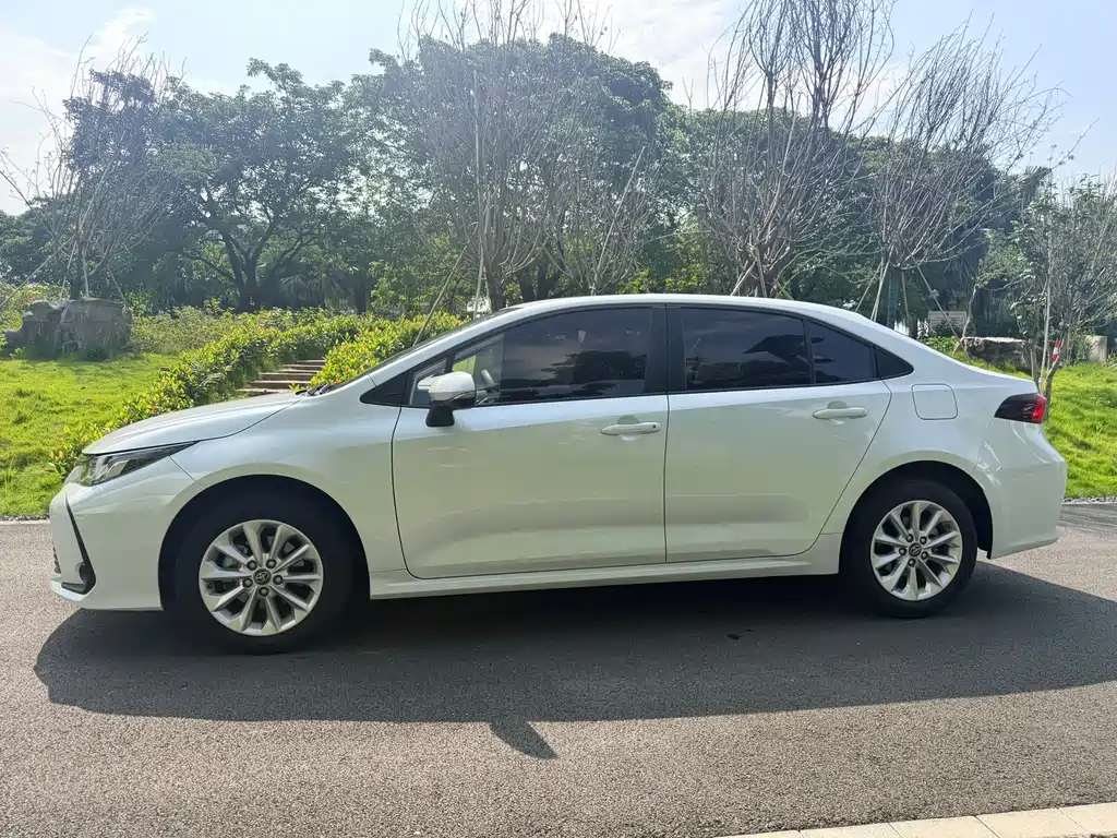 Toyota Corolla — миниатюра 8