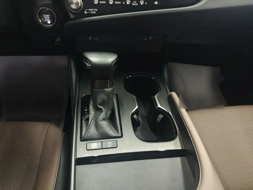 Lexus ES — миниатюра 7