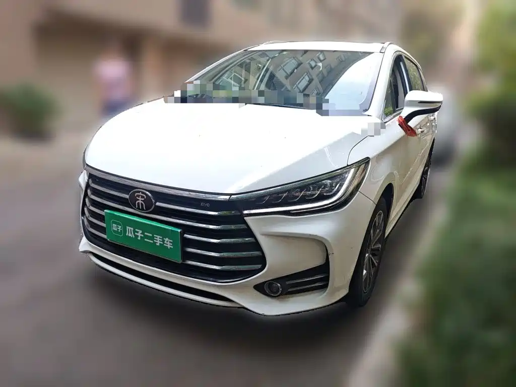 BYD MAX