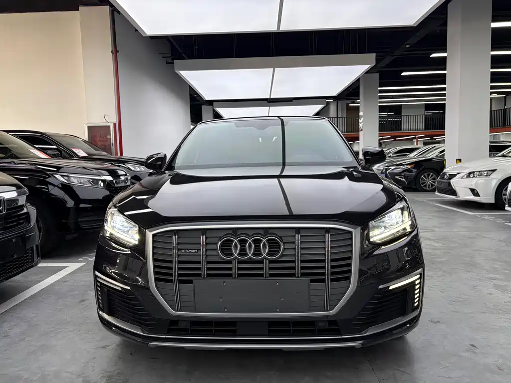 Audi Q2L e-tron — миниатюра 2
