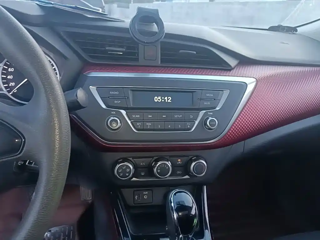 Nissan Bluebird — миниатюра 13