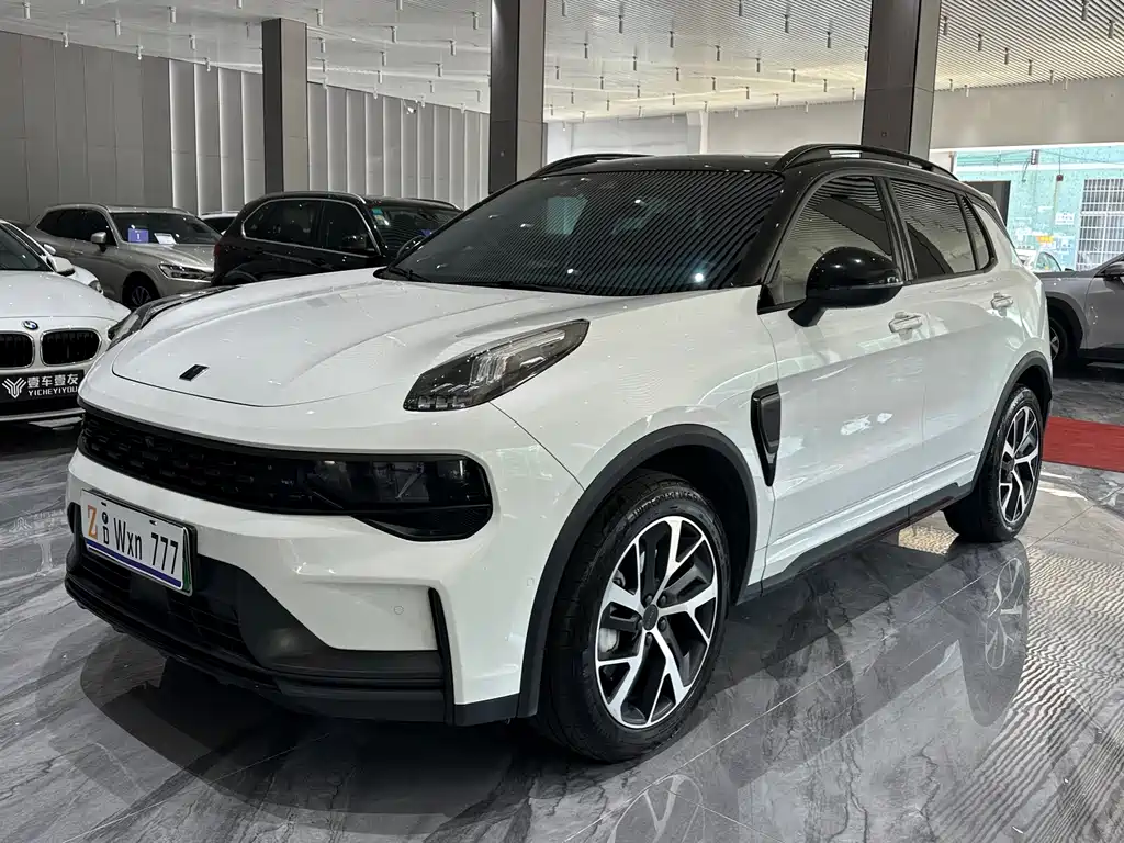 Lynk & Co 01 EM-P 2021