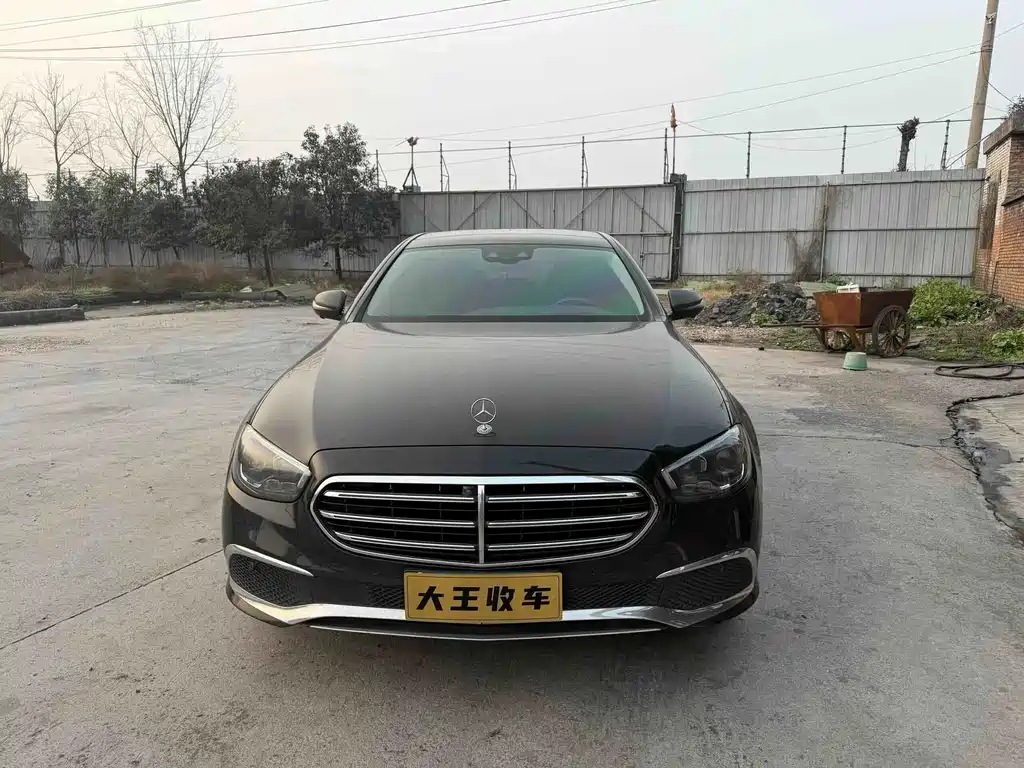 Mercedes-Benz E-Class — миниатюра 2