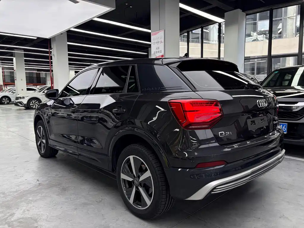 Audi Q2L e-tron — миниатюра 15