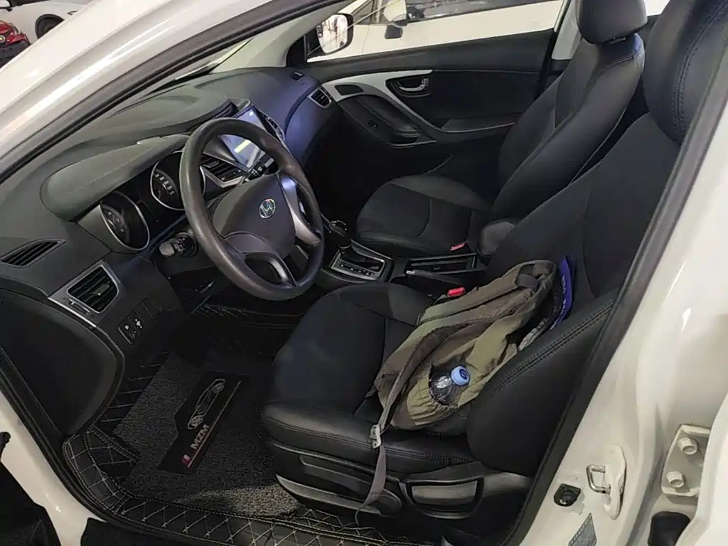 Hyundai Elantra Langdong — миниатюра 15