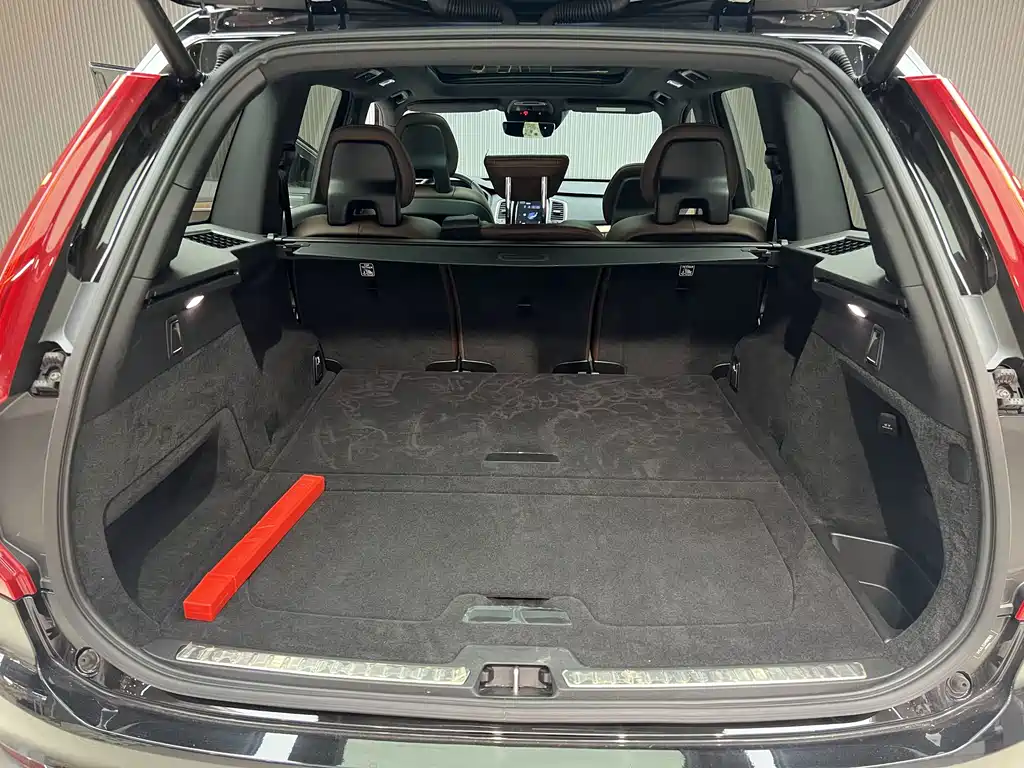 Volvo XC90 — миниатюра 18