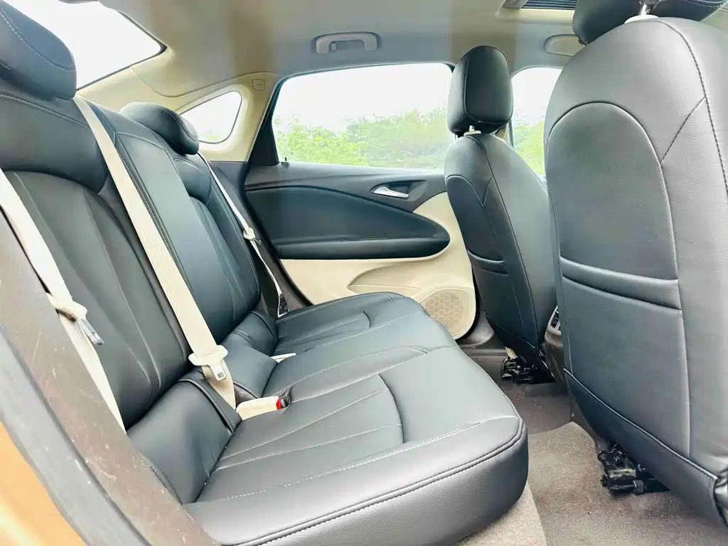 Buick Verano — миниатюра 12