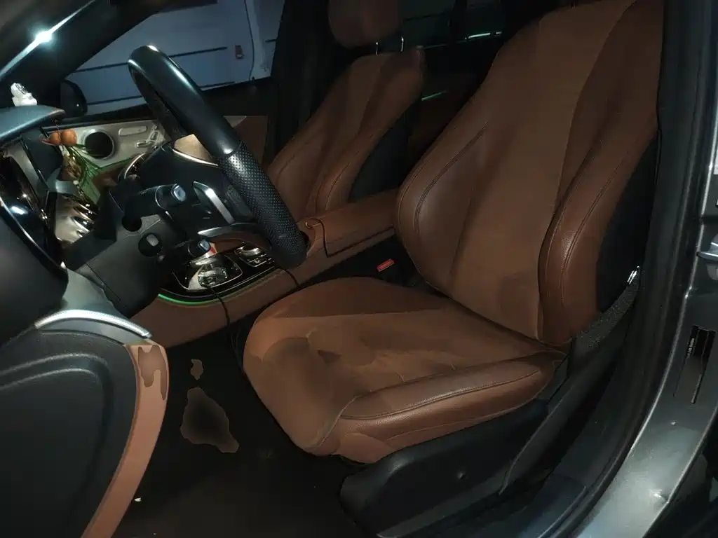 Mercedes-Benz E-Class — миниатюра 11