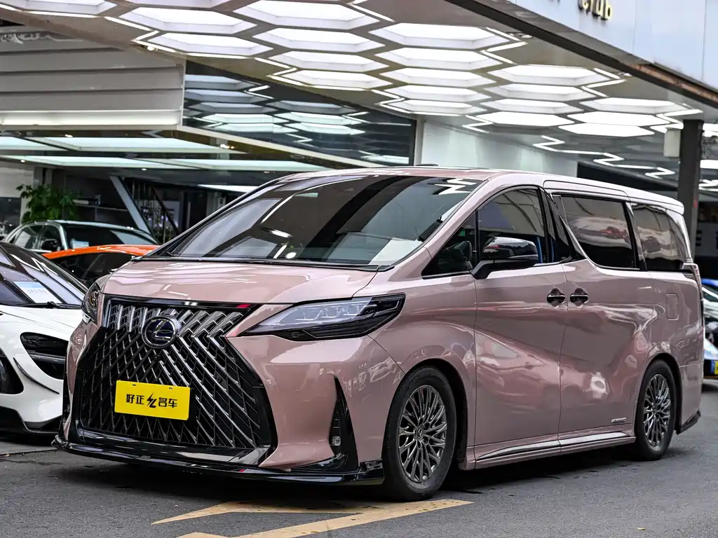 Lexus LM 2020