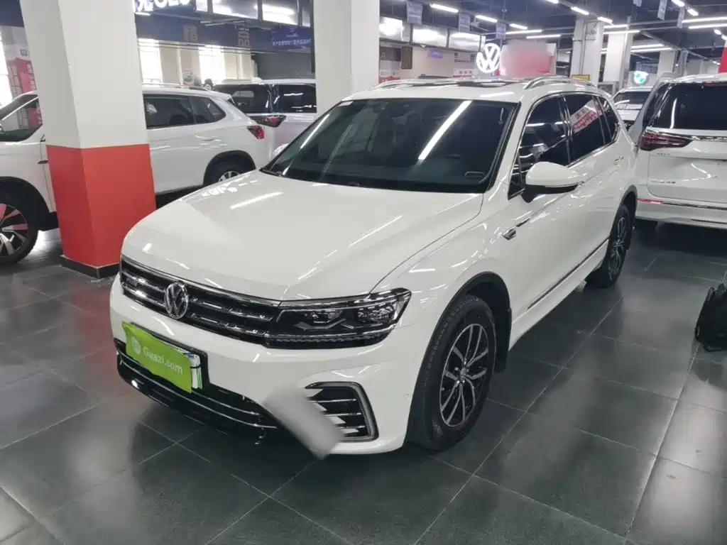 Volkswagen Tiguan L PHEV — миниатюра 2