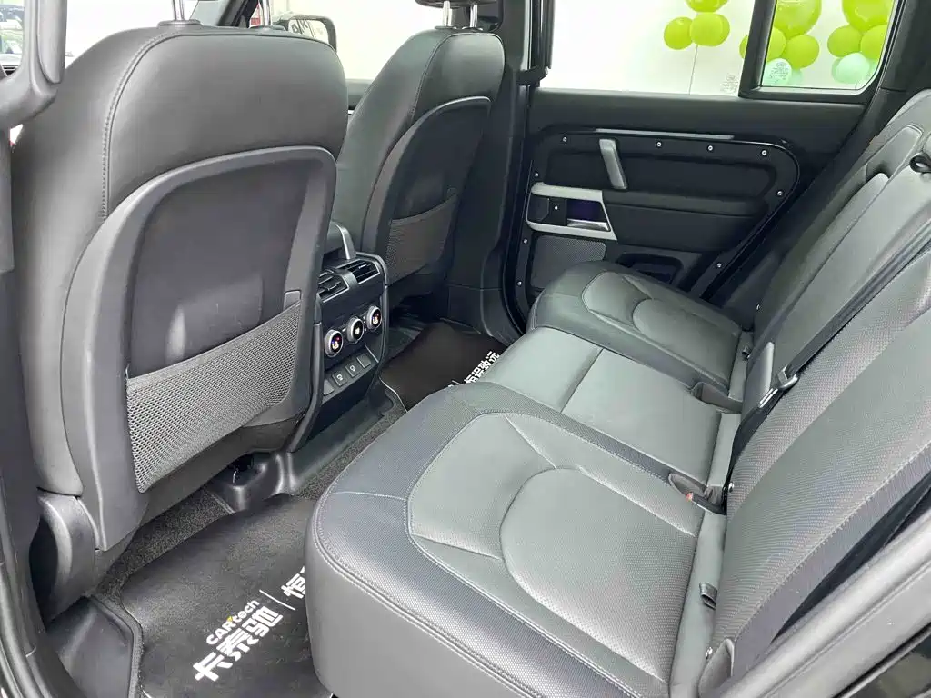 Land Rover Defender — миниатюра 6