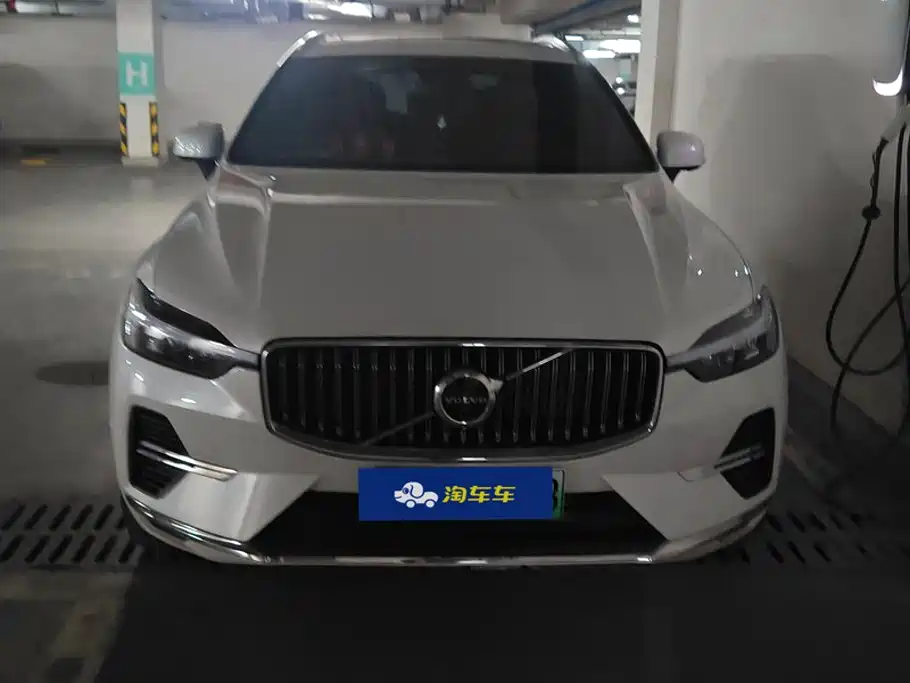 Volvo XC60 2025 Luxury
