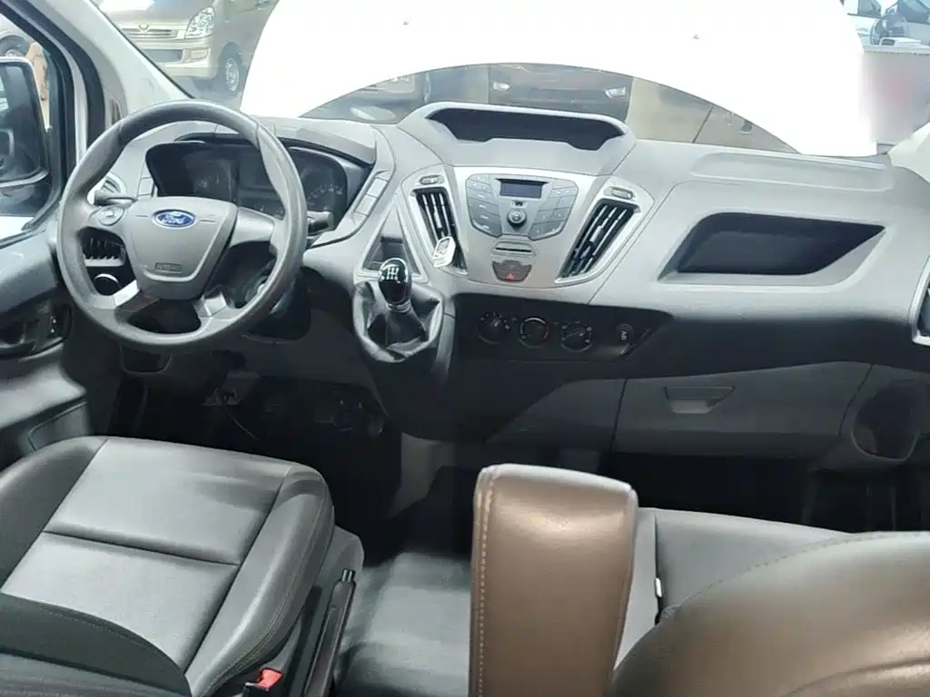 Ford Transit — миниатюра 10