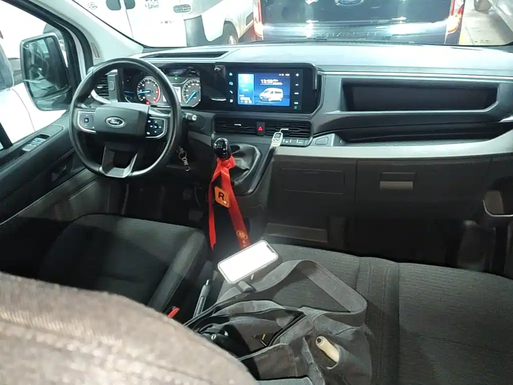 Ford Transit — миниатюра 10