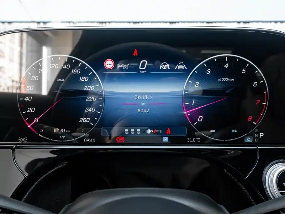 Mercedes-Benz E-Class — миниатюра 13