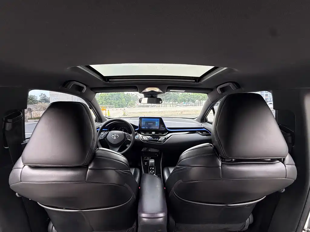 Toyota C-HR EV — миниатюра 9