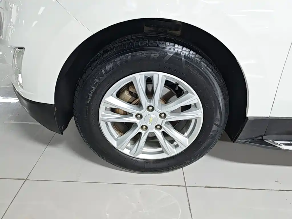Chevrolet Equinox — миниатюра 23